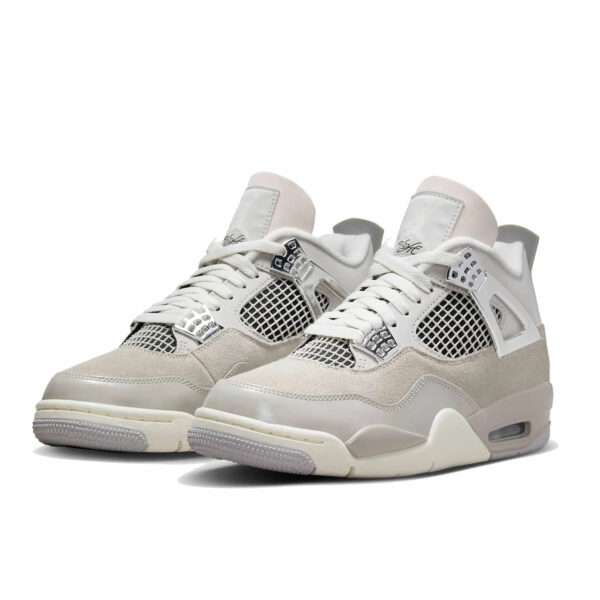 Air Jordan 4 (Frozen Moments)